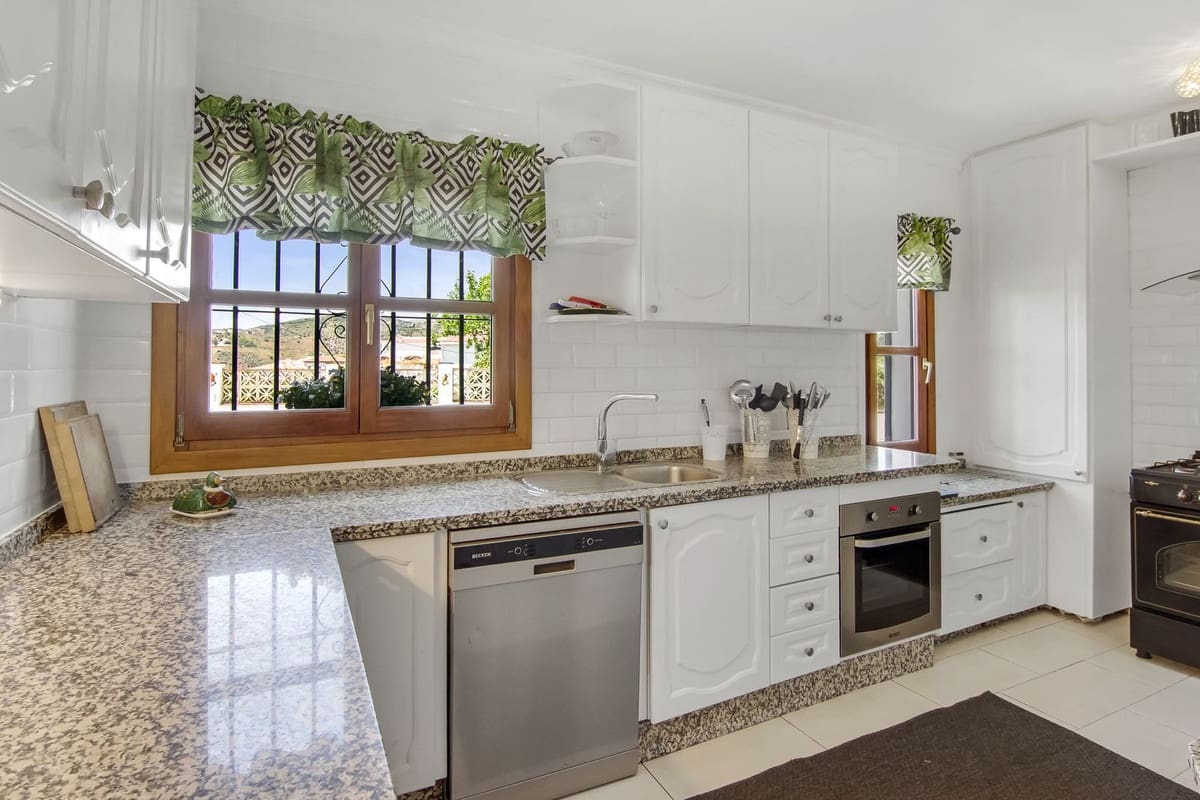 6 slaapkamer Finca/Landhuis te koop in Canillas de Albaida met zwembad garage - € 1.195.000 (Ref: 10128417)