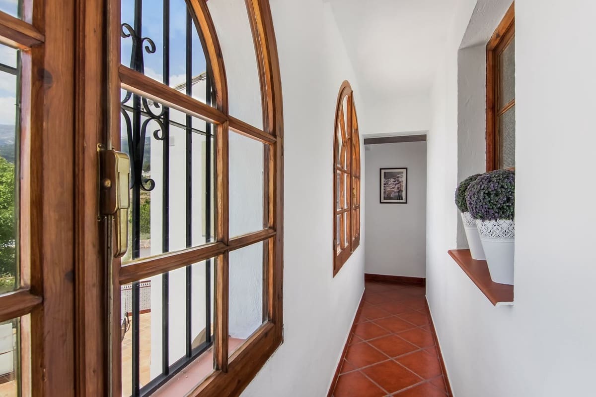 6 slaapkamer Finca/Landhuis te koop in Canillas de Albaida met zwembad garage - € 1.195.000 (Ref: 10128417)