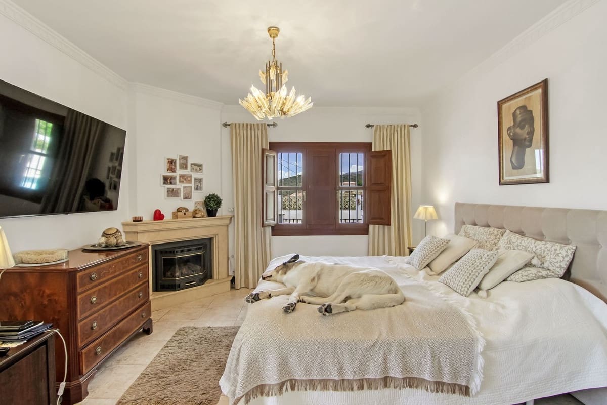 6 slaapkamer Finca/Landhuis te koop in Canillas de Albaida met zwembad garage - € 1.195.000 (Ref: 10128417)