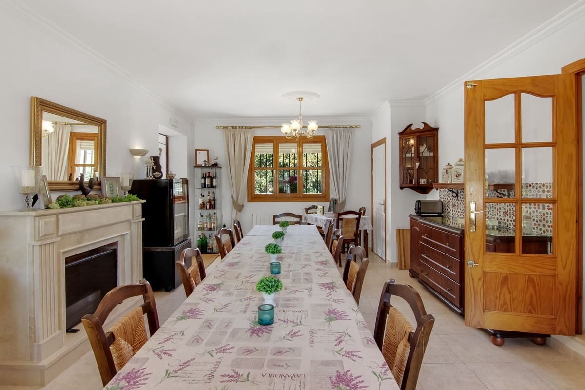 6 slaapkamer Finca/Landhuis te koop in Canillas de Albaida met zwembad garage - € 1.195.000 (Ref: 10128417)