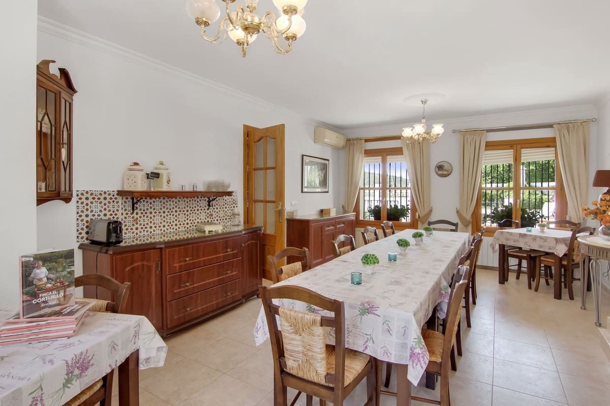 6 slaapkamer Finca/Landhuis te koop in Canillas de Albaida met zwembad garage - € 1.195.000 (Ref: 10128417)