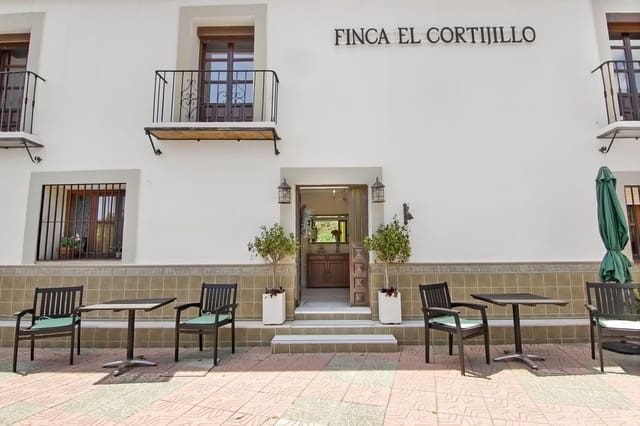 Finca/Casa Rural de 6 habitaciones en Canillas de Albaida en venta con piscina garaje - 998.000 € (Ref: 10128417)