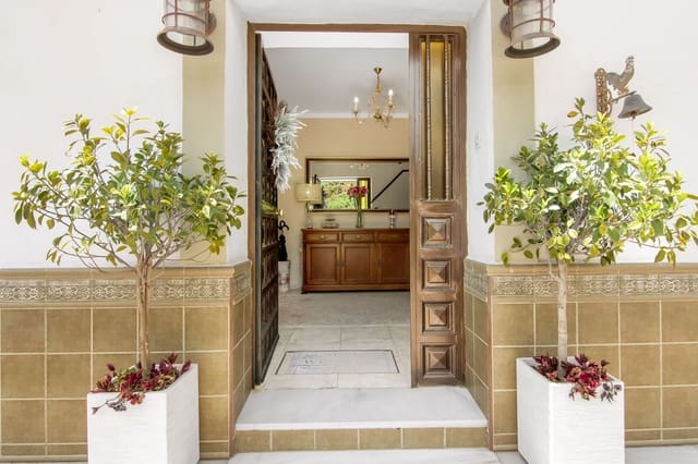 Finca/Casa Rural de 6 habitaciones en Canillas de Albaida en venta con piscina garaje - 998.000 € (Ref: 10128417)