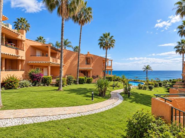 3 quarto Apartamento para venda em Atalaya-Isdabe, Estepona com piscina garagem - 449 000 € (Ref: 10128421)