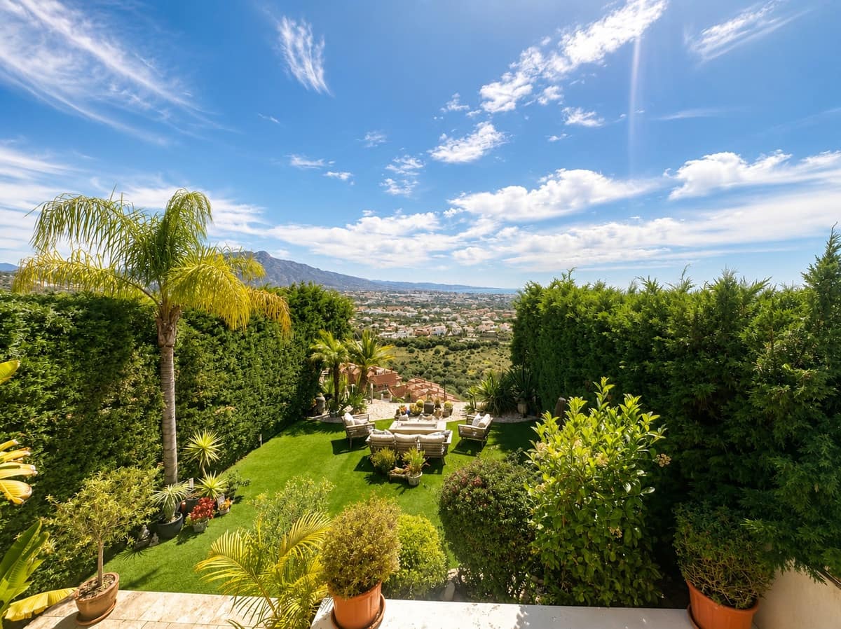 3 bedroom Townhouse for sale in Benahavis with pool garage - € 885,000 (Ref: 10128423)