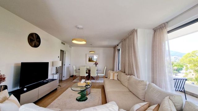 3 sypialnia Apartament na sprzedaż w Nueva Andalucia, Marbella z basenem garażem - 550 000 € (Ref: 10128431)