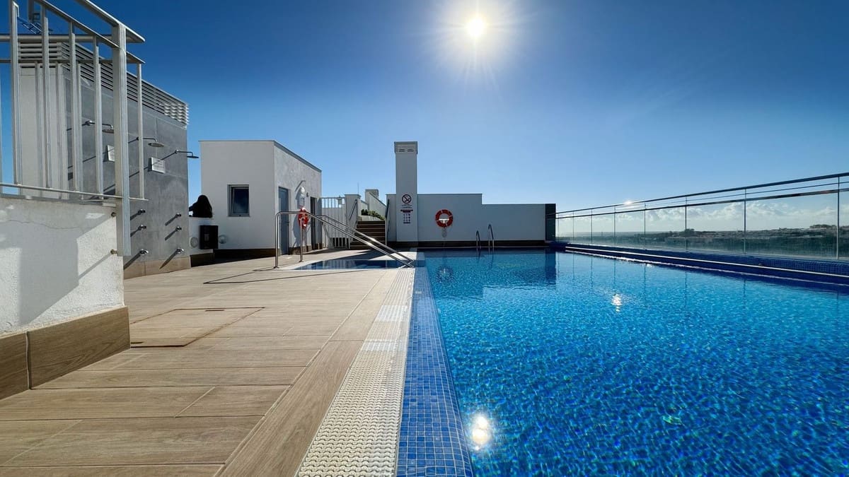 3 sypialnia Apartament na sprzedaż w Nueva Andalucia z basenem garażem - 550 000 € (Ref: 10128431)