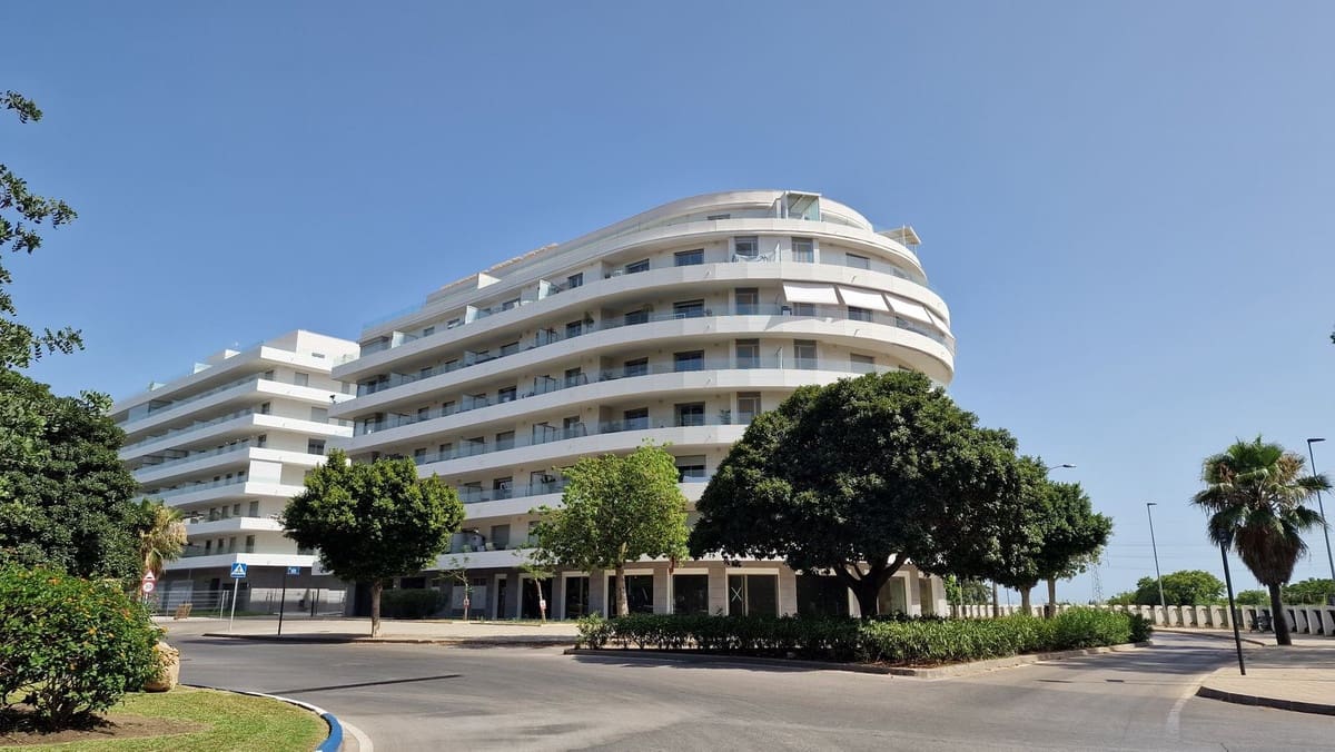 3 sypialnia Apartament na sprzedaż w Nueva Andalucia z basenem garażem - 550 000 € (Ref: 10128431)