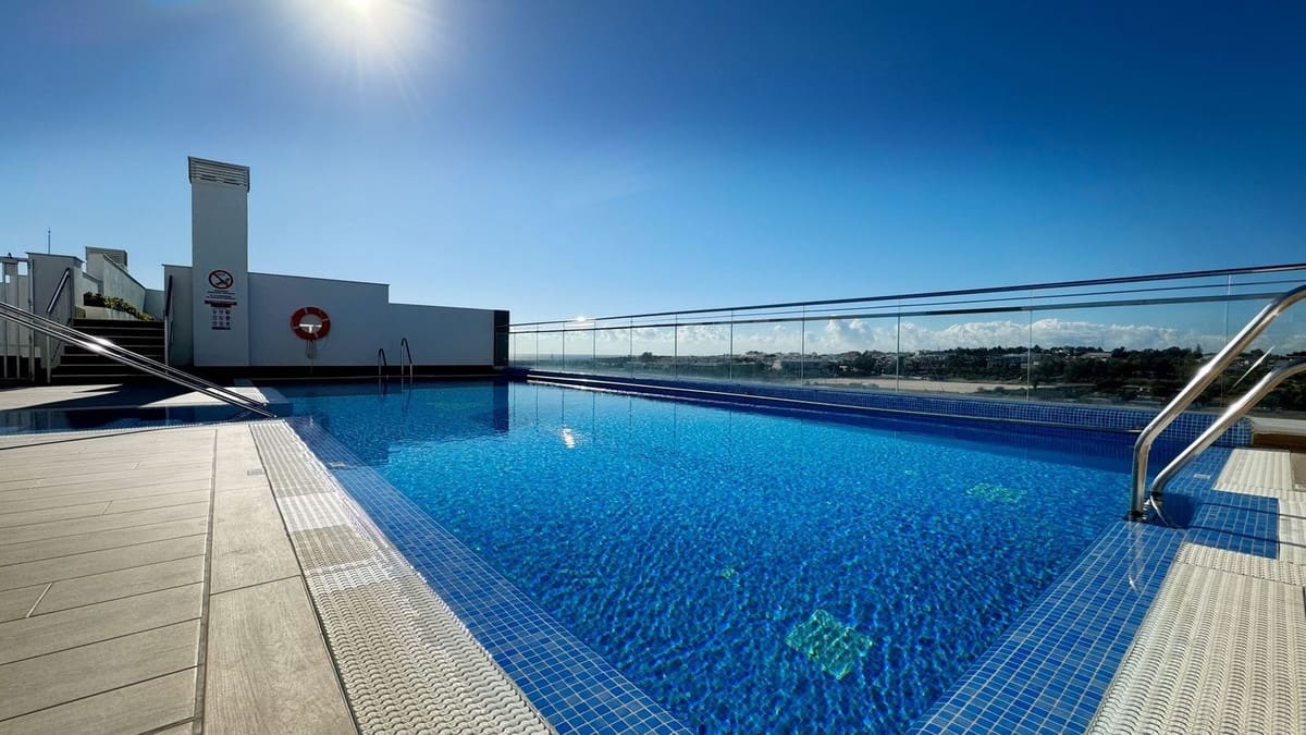 3 sypialnia Apartament na sprzedaż w Nueva Andalucia z basenem garażem - 550 000 € (Ref: 10128431)