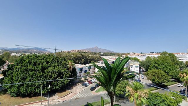 3 sypialnia Apartament na sprzedaż w Nueva Andalucia, Marbella z basenem garażem - 550 000 € (Ref: 10128431)