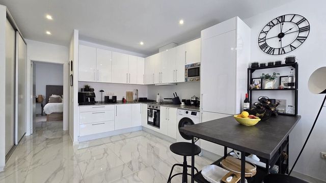 2 soverom Leilighet til salgs i Nueva Alcántara, Marbella med svømmebasseng - € 330 000 (Ref: 10128432)