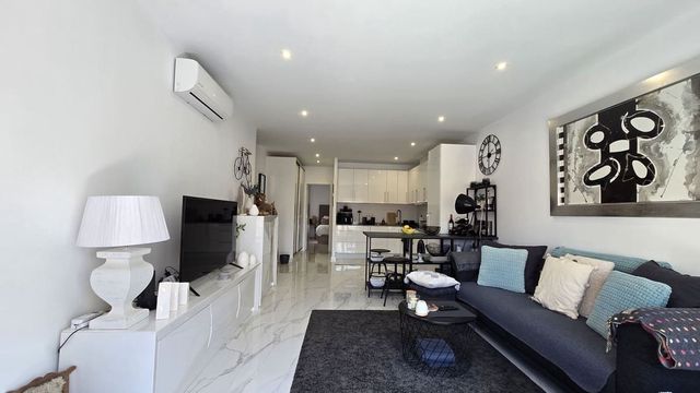 2 soverom Leilighet til salgs i Nueva Alcántara, Marbella med svømmebasseng - € 330 000 (Ref: 10128432)