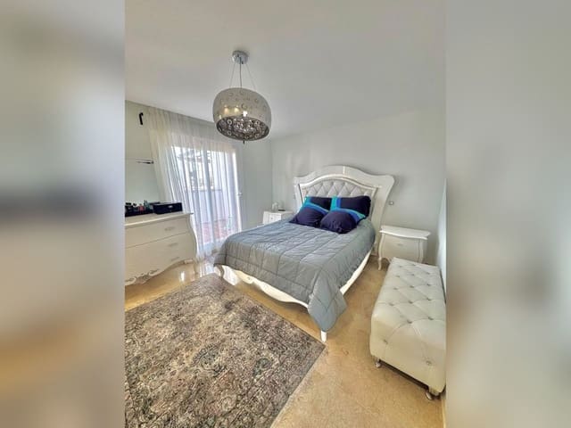 3 sovrum Lägenhet till salu i Los Naranjos, Marbella med pool garage - 699 000 € (Ref: 10128435)