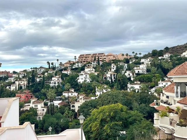 3 sovrum Lägenhet till salu i Los Naranjos, Marbella med pool garage - 699 000 € (Ref: 10128435)