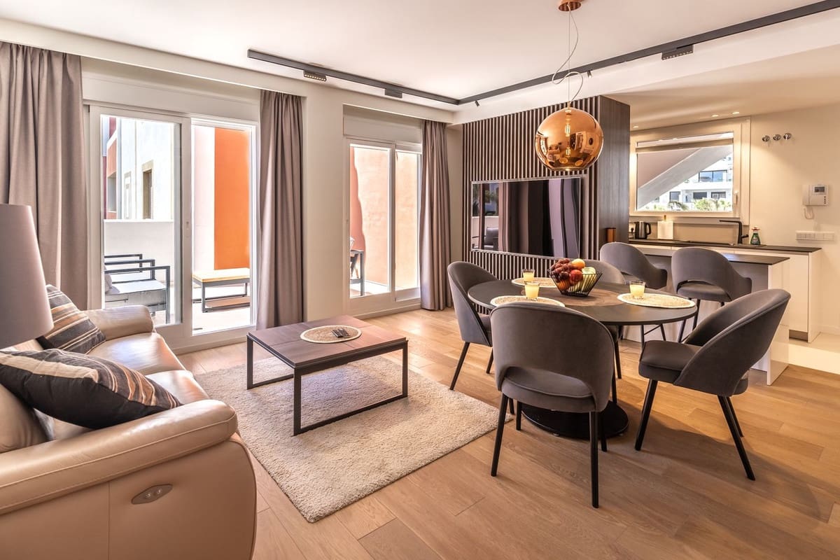 2 slaapkamer Appartement te koop in El Paraiso met zwembad garage - € 499.000 (Ref: 10128437)