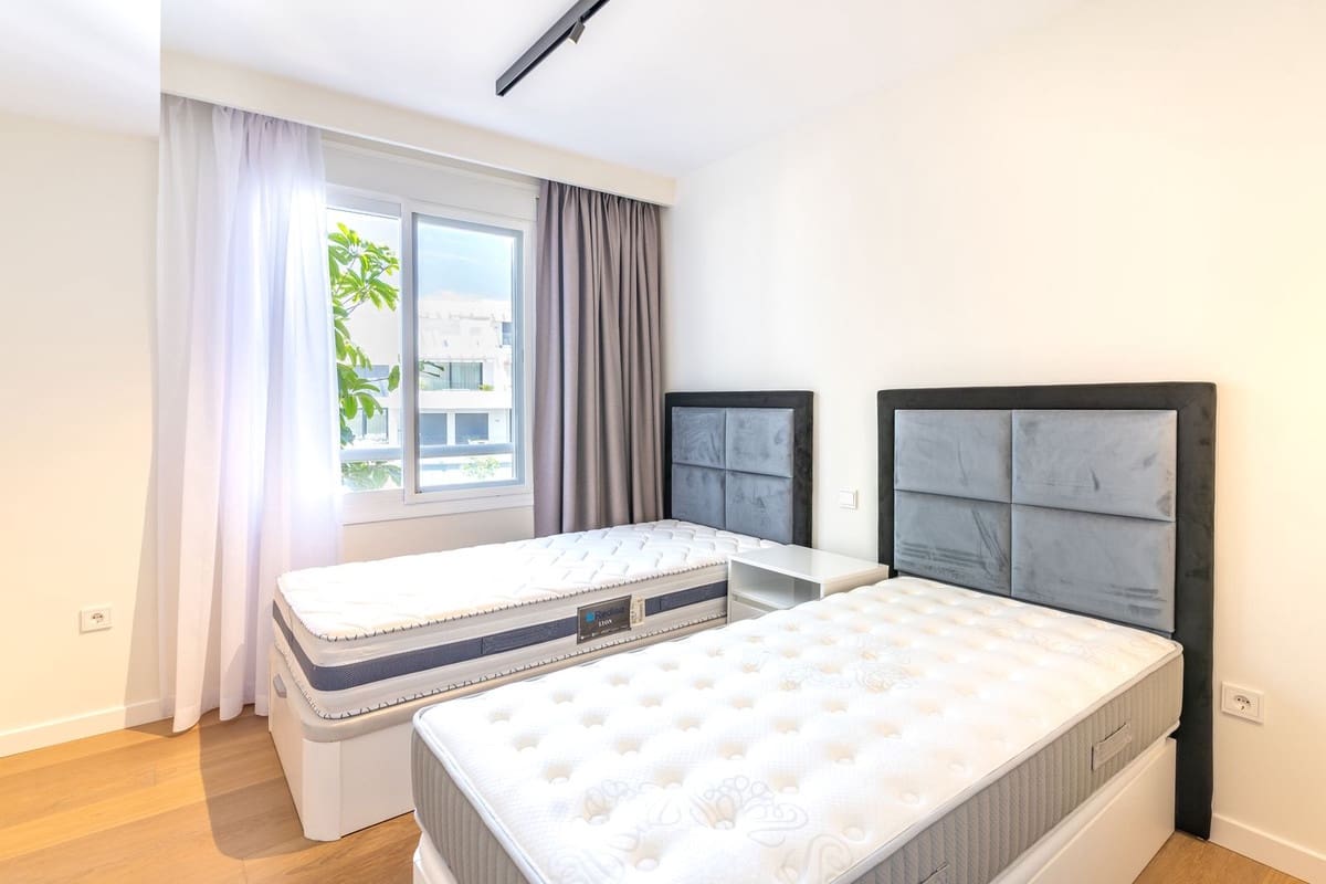 2 slaapkamer Appartement te koop in El Paraiso met zwembad garage - € 499.000 (Ref: 10128437)
