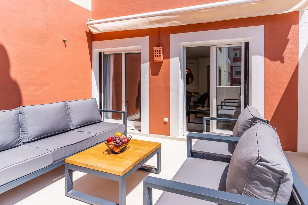 2 slaapkamer Appartement te koop in El Paraiso met zwembad garage - € 499.000 (Ref: 10128437)