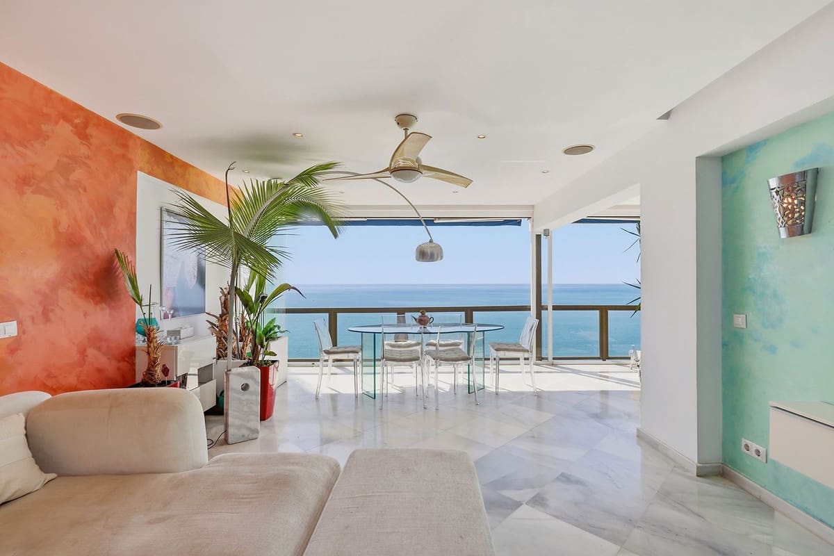 2 makuuhuone Huoneisto myytävänä paikassa Benalmadena Costa - 850 000 € (Ref: 10128438)