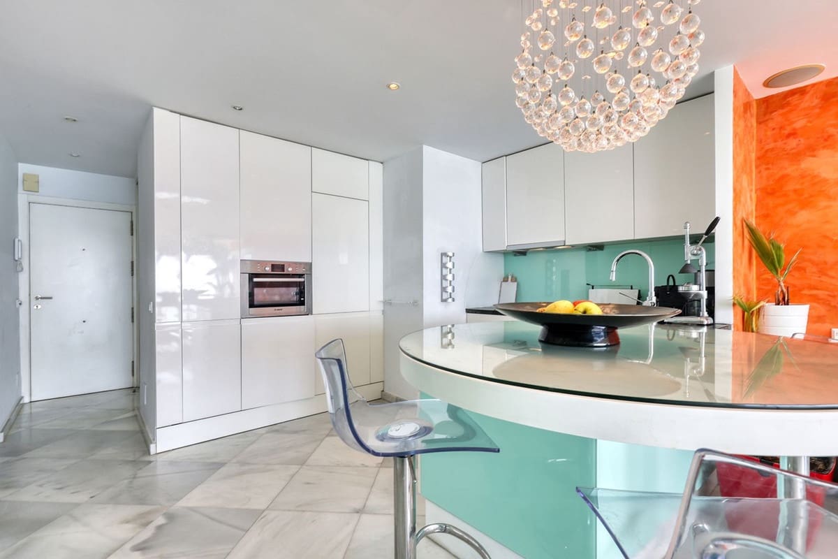 2 makuuhuone Huoneisto myytävänä paikassa Benalmadena Costa - 850 000 € (Ref: 10128438)
