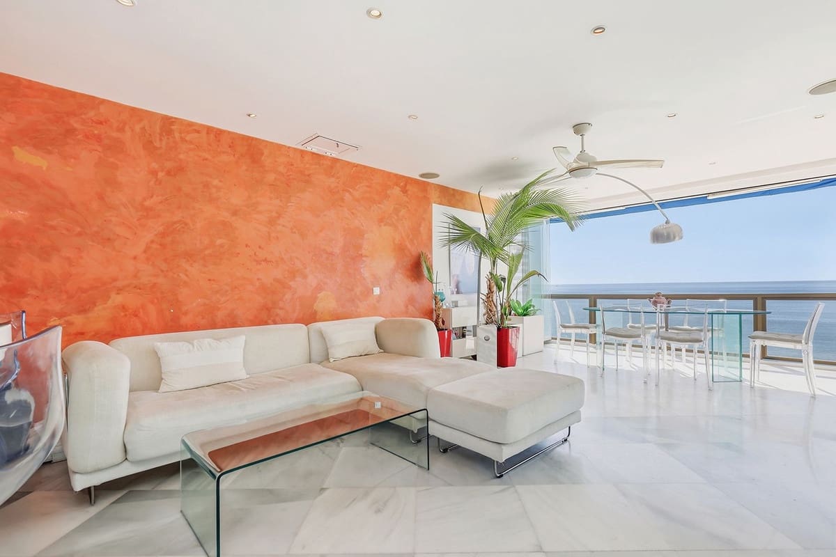 2 makuuhuone Huoneisto myytävänä paikassa Benalmadena Costa - 850 000 € (Ref: 10128438)