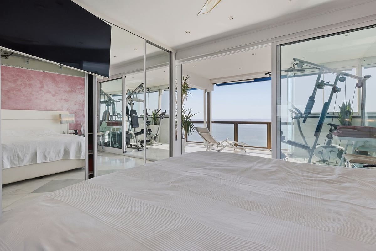 2 makuuhuone Huoneisto myytävänä paikassa Benalmadena Costa - 850 000 € (Ref: 10128438)
