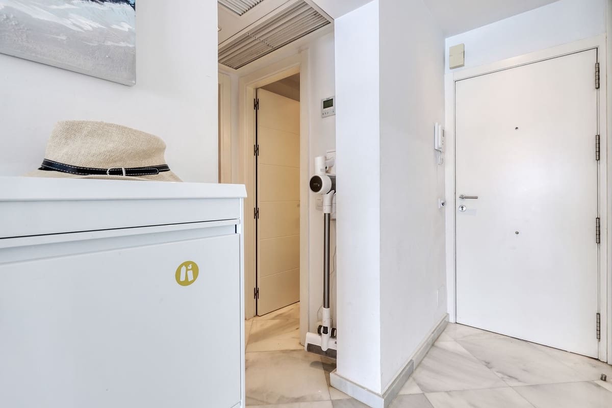 2 makuuhuone Huoneisto myytävänä paikassa Benalmadena Costa - 850 000 € (Ref: 10128438)