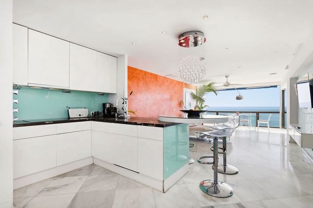 2 makuuhuone Huoneisto myytävänä paikassa Benalmadena Costa, Benalmádena - 850 000 € (Ref: 10128438)