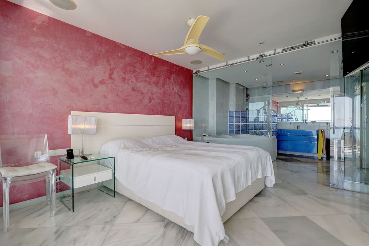 2 makuuhuone Huoneisto myytävänä paikassa Benalmadena Costa - 850 000 € (Ref: 10128438)