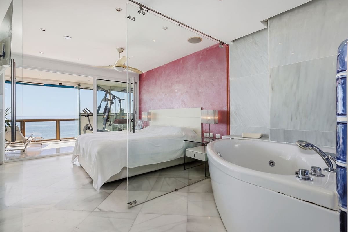 2 makuuhuone Huoneisto myytävänä paikassa Benalmadena Costa - 850 000 € (Ref: 10128438)