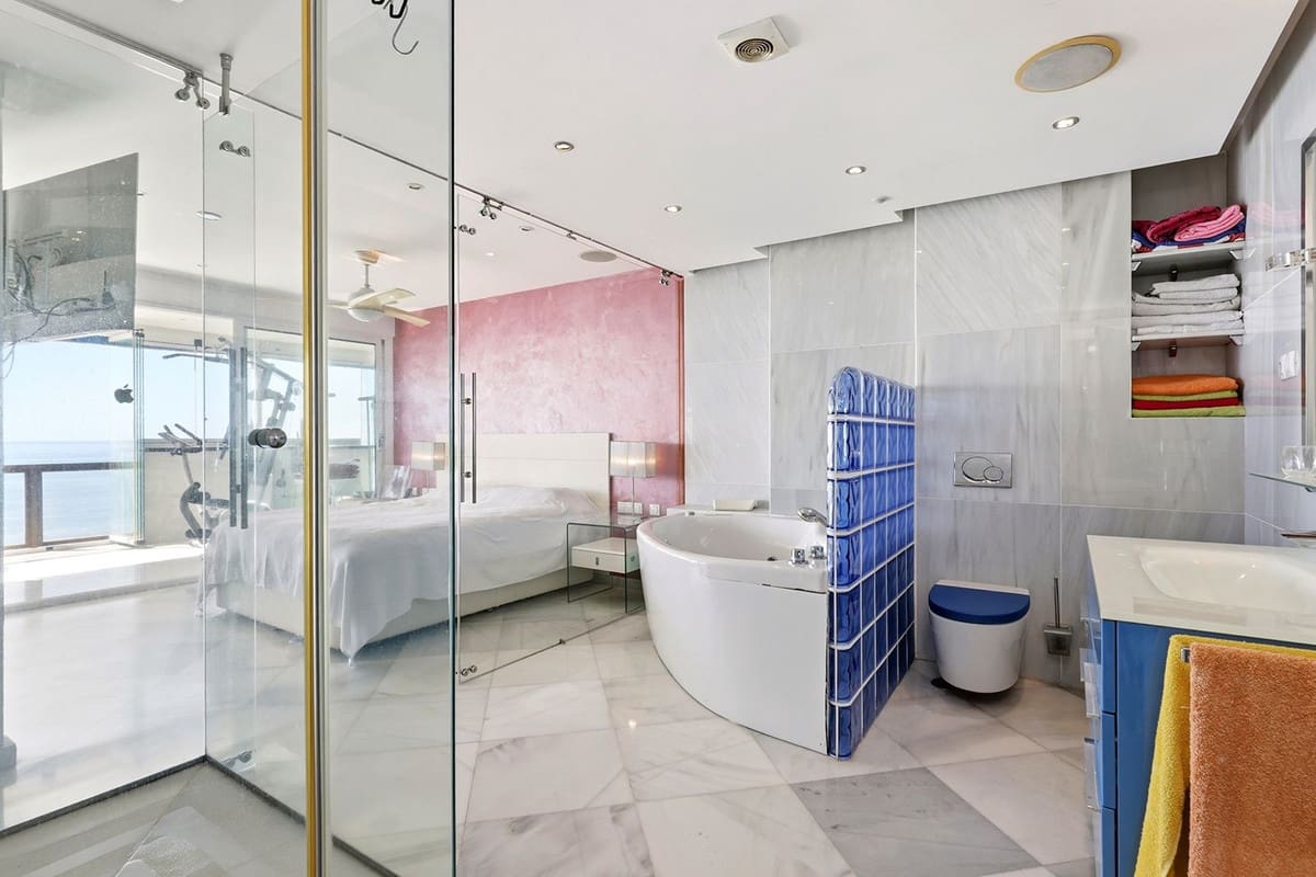 2 makuuhuone Huoneisto myytävänä paikassa Benalmadena Costa - 850 000 € (Ref: 10128438)