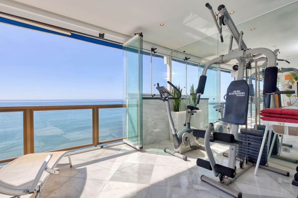 2 makuuhuone Huoneisto myytävänä paikassa Benalmadena Costa - 850 000 € (Ref: 10128438)
