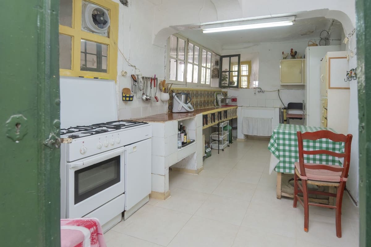 6 makuuhuone Huvila myytävänä paikassa Ronda mukana uima-altaan - 725 000 € (Ref: 10128445)