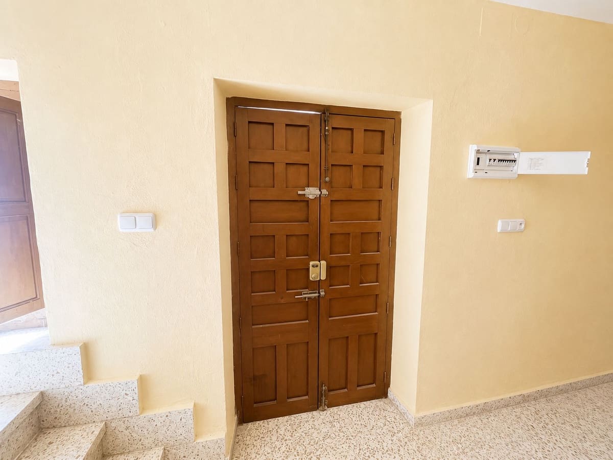 3 bedroom Villa for sale in Pizarra with pool garage - € 230,000 (Ref: 10128446)