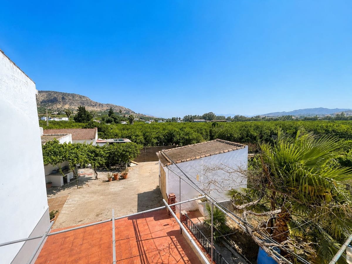 3 bedroom Villa for sale in Pizarra with pool garage - € 230,000 (Ref: 10128446)