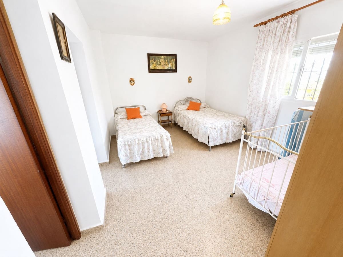 3 sypialnia Willa na sprzedaż w Cartama z basenem garażem - 187 000 € (Ref: 10128447)