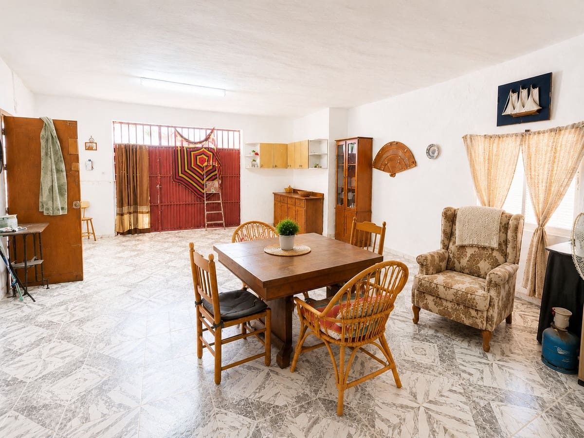 3 sypialnia Willa na sprzedaż w Cartama z basenem garażem - 187 000 € (Ref: 10128447)