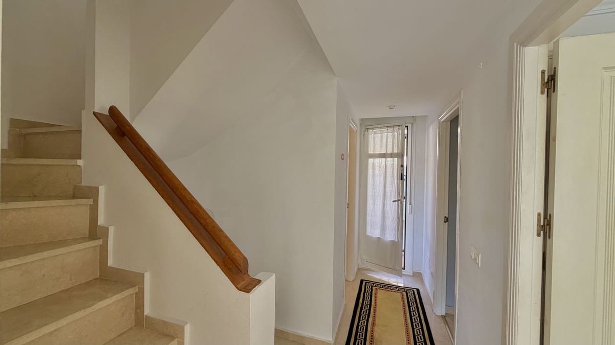 4 bedroom Townhouse for sale in Marbella with pool garage - € 995,000 (Ref: 10128449)