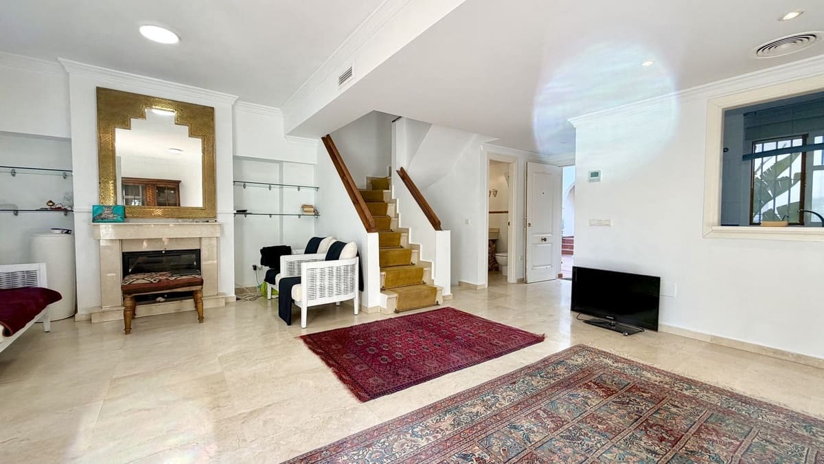4 bedroom Townhouse for sale in Marbella with pool garage - € 995,000 (Ref: 10128449)