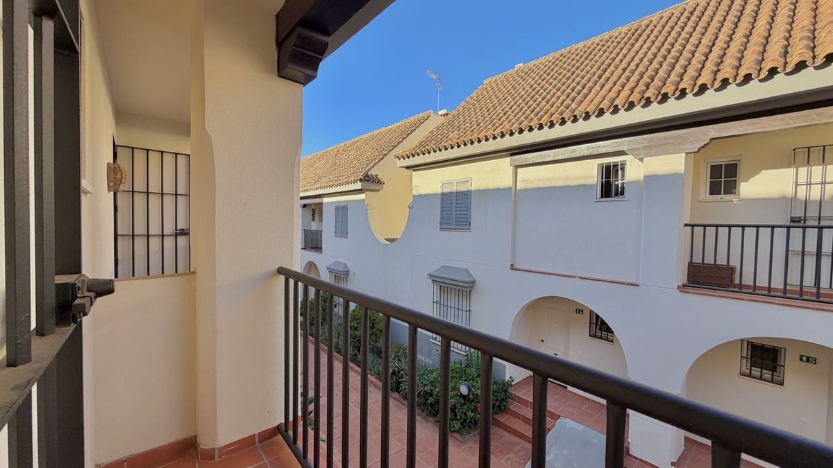 4 bedroom Townhouse for sale in Marbella with pool garage - € 995,000 (Ref: 10128449)