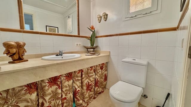 4 bedroom Townhouse for sale in Las Brisas, Marbella with pool garage - € 995,000 (Ref: 10128449)