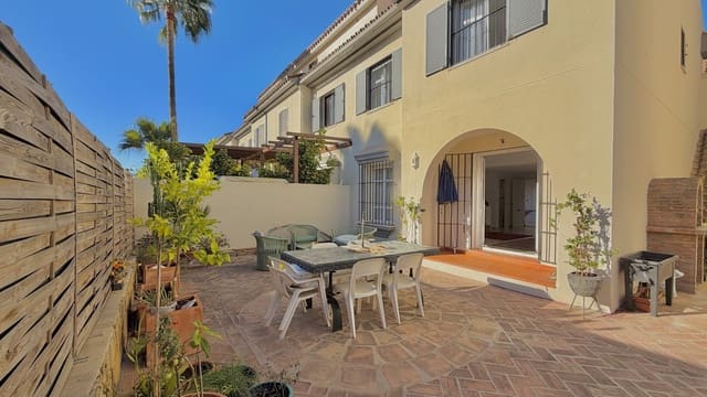 4 bedroom Townhouse for sale in Las Brisas, Marbella with pool garage - € 995,000 (Ref: 10128449)