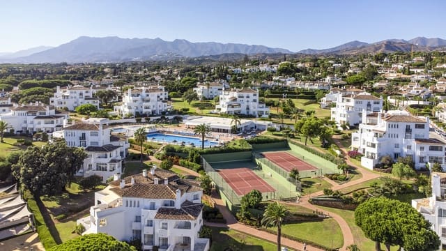 3 sypialnia Apartament na sprzedaż w Marbella z basenem - 720 000 € (Ref: 10128451)
