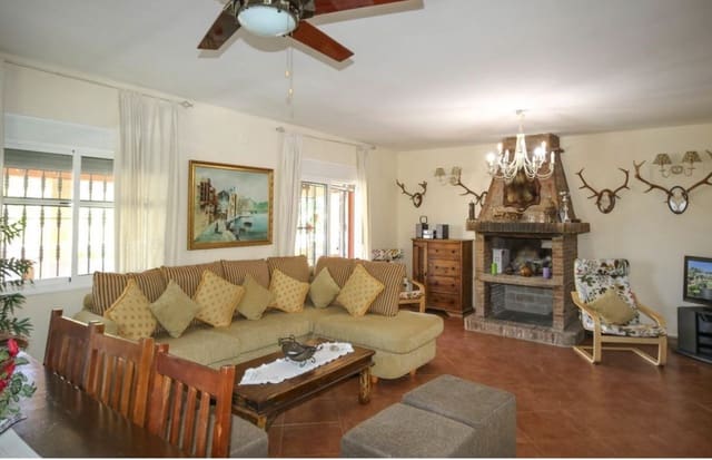 Finca/Casa Rural de 5 habitaciones en Guaro en venta con piscina garaje - 475.000 € (Ref: 10128452)