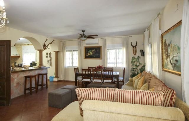Finca/Casa Rural de 5 habitaciones en Guaro en venta con piscina garaje - 475.000 € (Ref: 10128452)