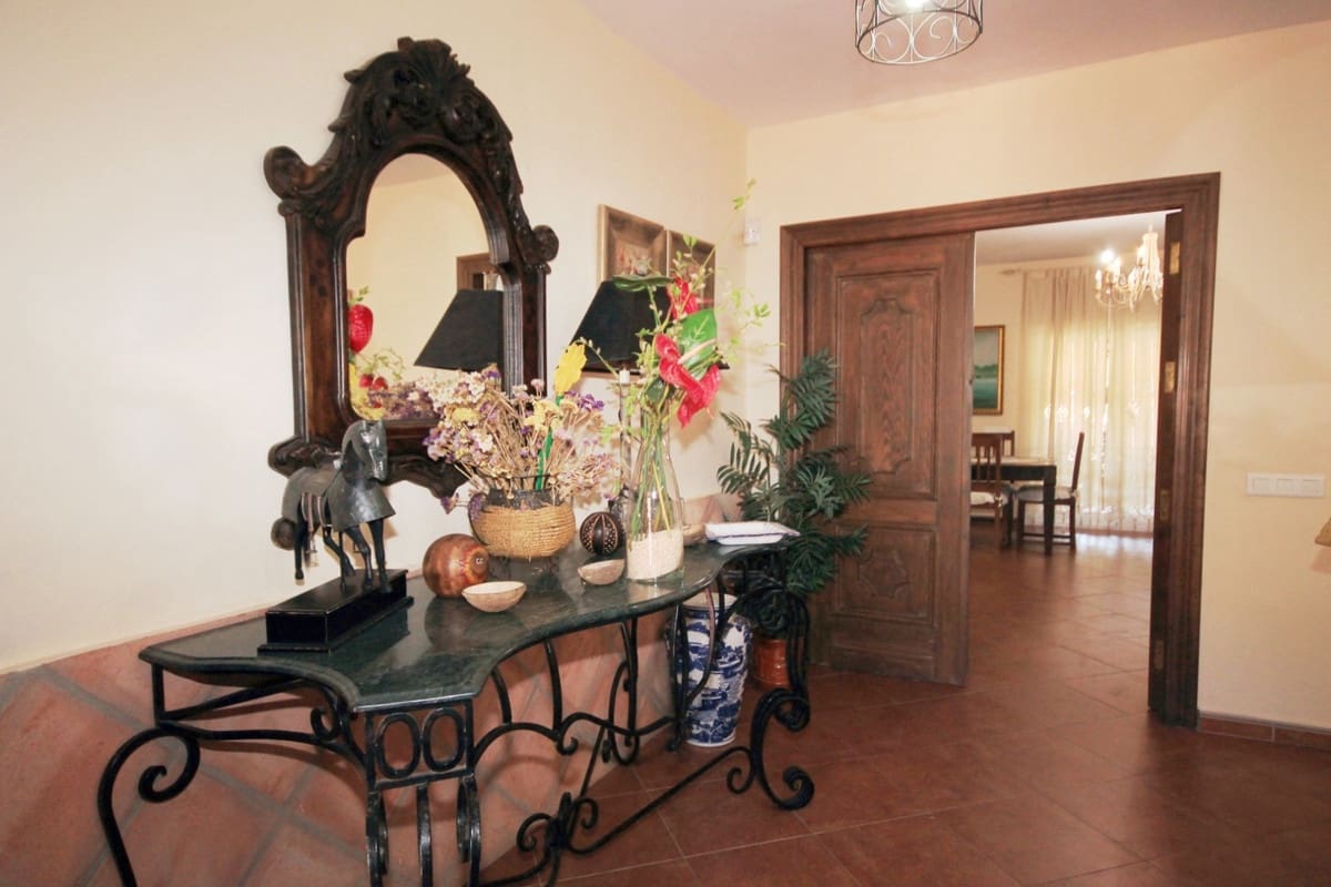 Finca/Casa Rural de 5 habitaciones en Guaro en venta con piscina garaje - 475.000 € (Ref: 10128452)