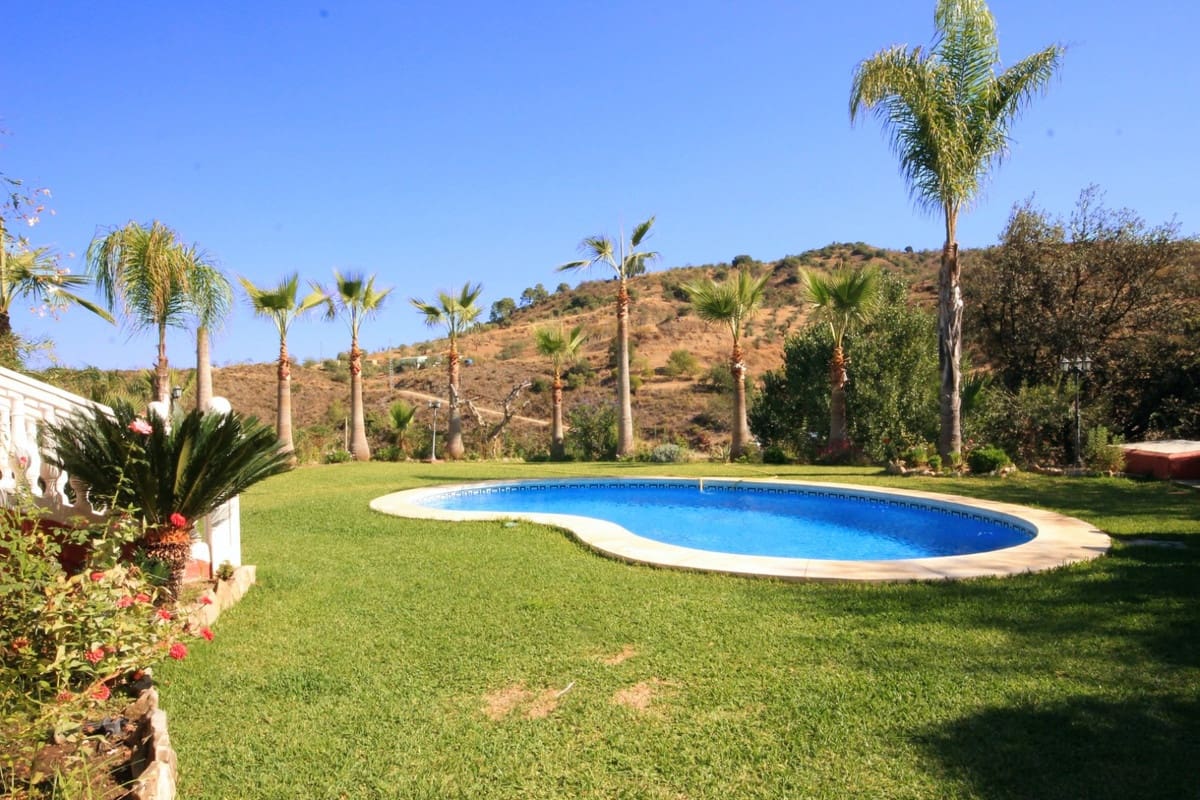 Finca/Casa Rural de 5 habitaciones en Guaro en venta con piscina garaje - 475.000 € (Ref: 10128452)