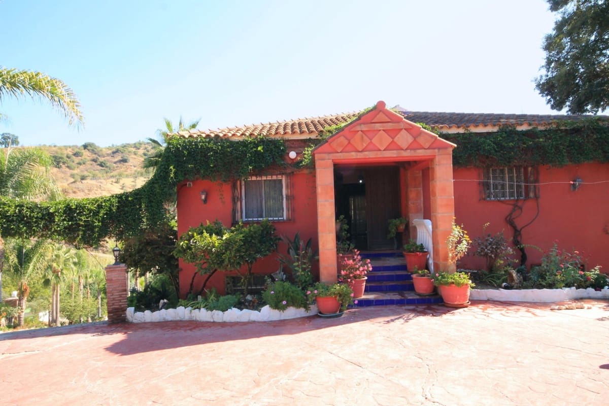 Finca/Casa Rural de 5 habitaciones en Guaro en venta con piscina garaje - 475.000 € (Ref: 10128452)