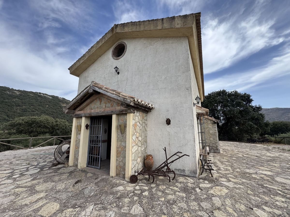 3 soveværelse Finca/Landehus til salg i Alfarnate med swimmingpool garage - € 380.000 (Ref: 10128454)