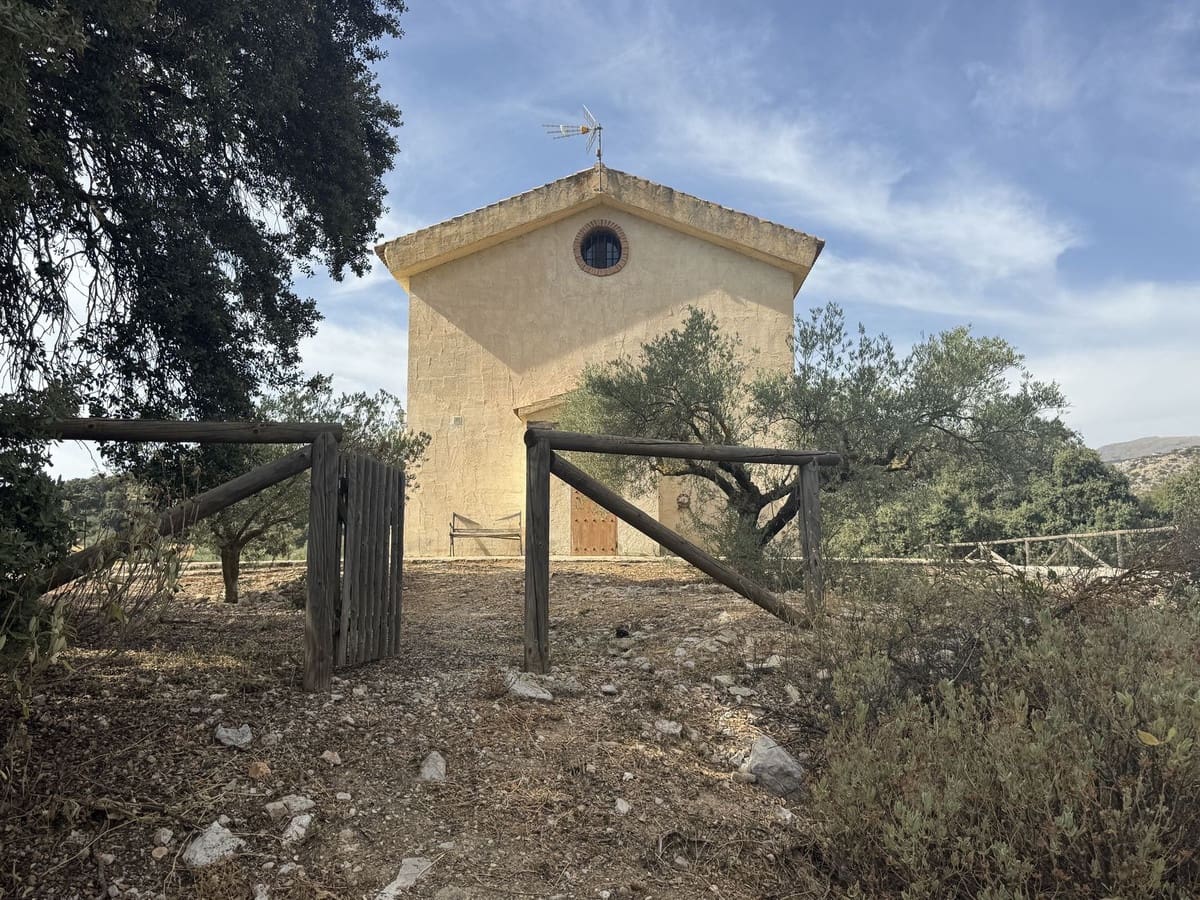 3 soveværelse Finca/Landehus til salg i Alfarnate med swimmingpool garage - € 380.000 (Ref: 10128454)