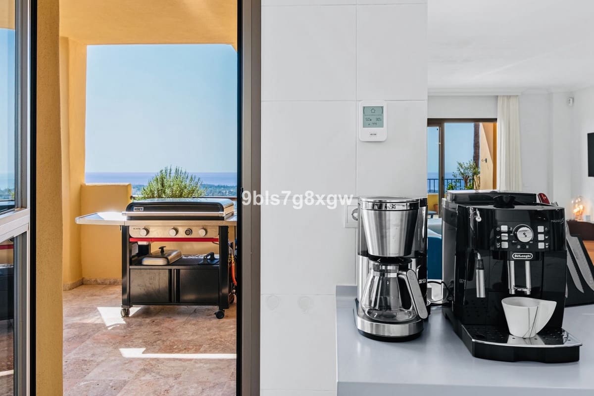 Apartamento de 3 habitaciones en Benahavís en venta con piscina garaje - 695.000 € (Ref: 10128455)